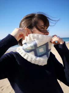 patrón gratuito tapestry cuello Nonina